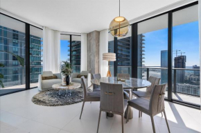 Spacious penthouse with stunning ocean view and office